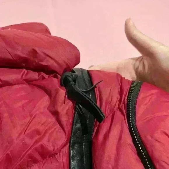 Mackage Montreal Red Asymmetrical Goose Down Zip Sleeves Vest Puffer Jacket - Picture 9 of 12